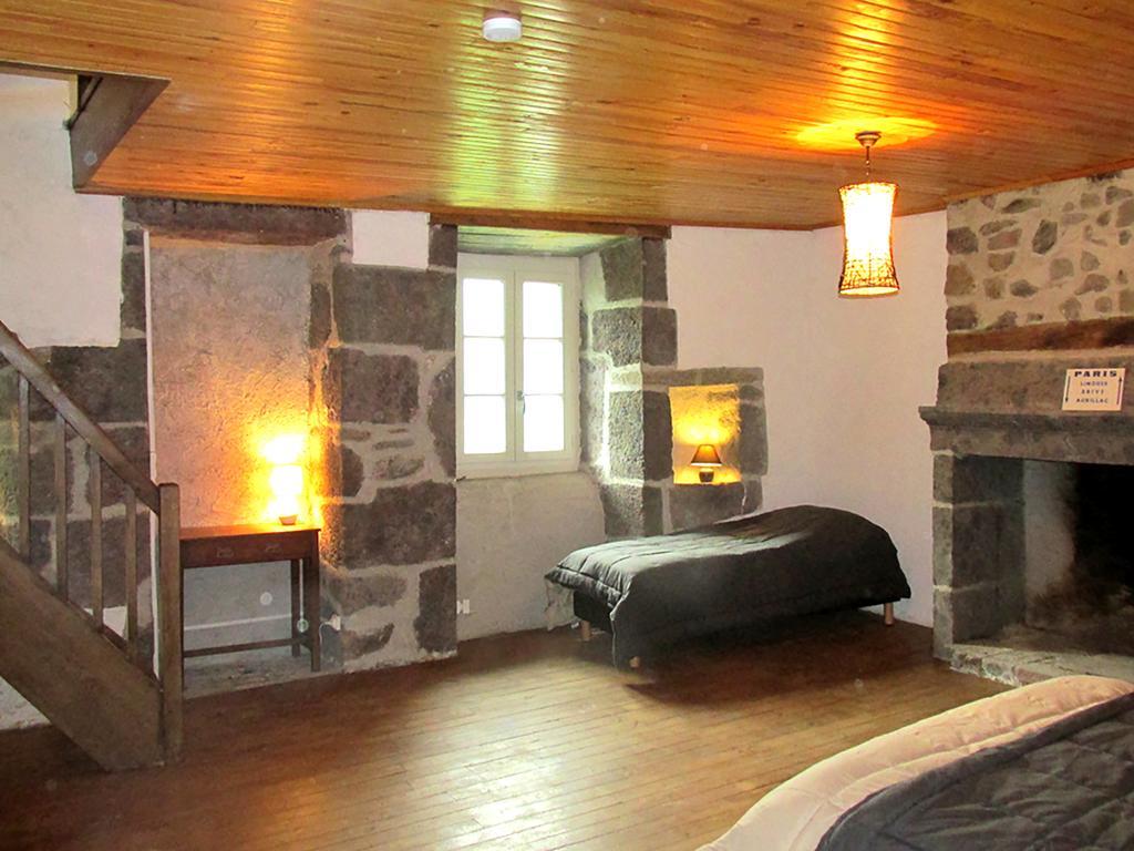 Domaine De La Jordanne - B&B Saint-Cirgues-de-Jordanne Номер фото